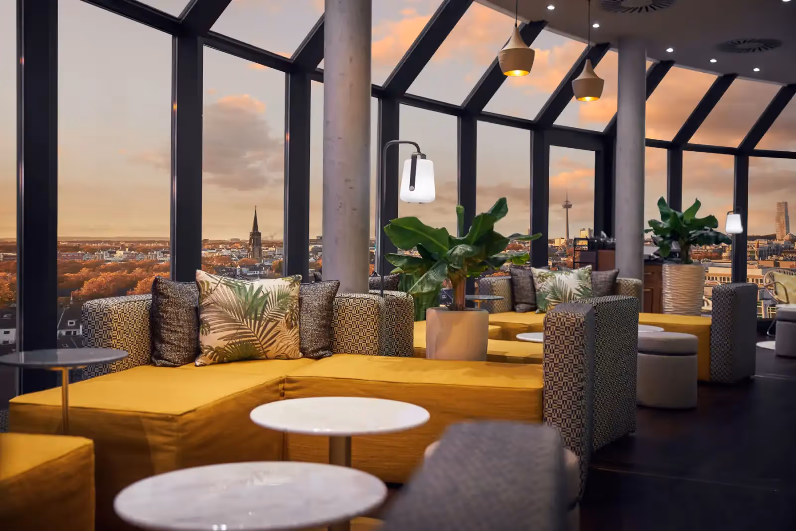 Rooftop Bar Botanik in Cologne - 2