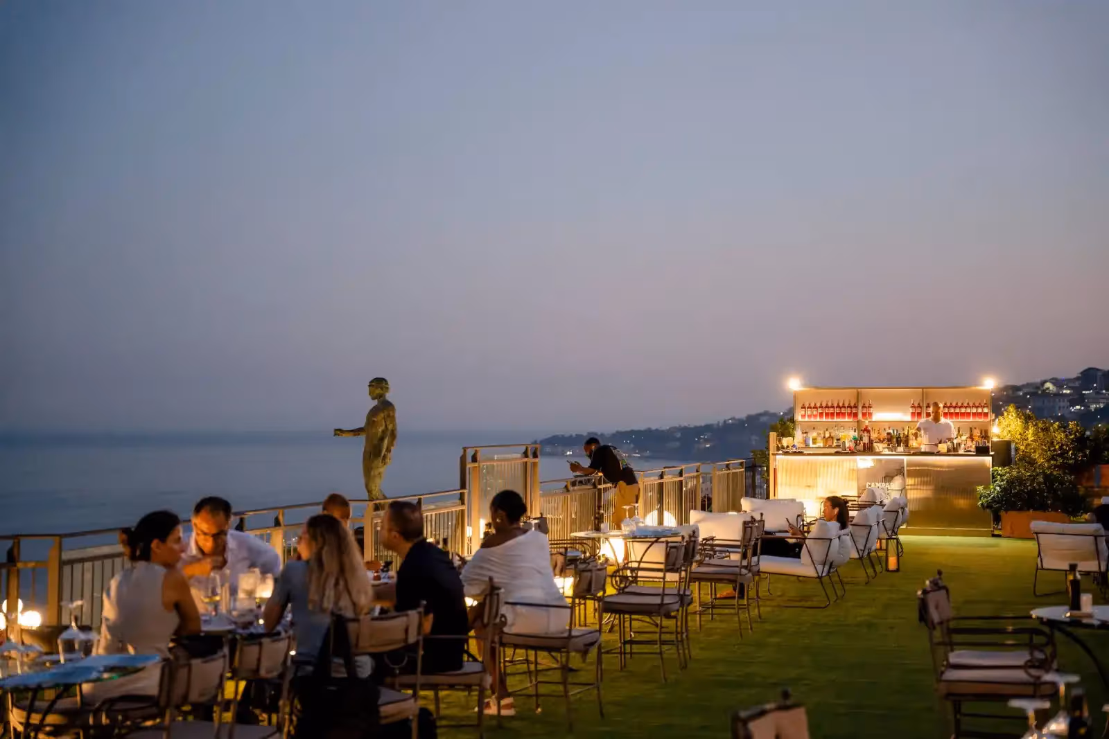 Rooftop Bidder Terrace in Naples - 3