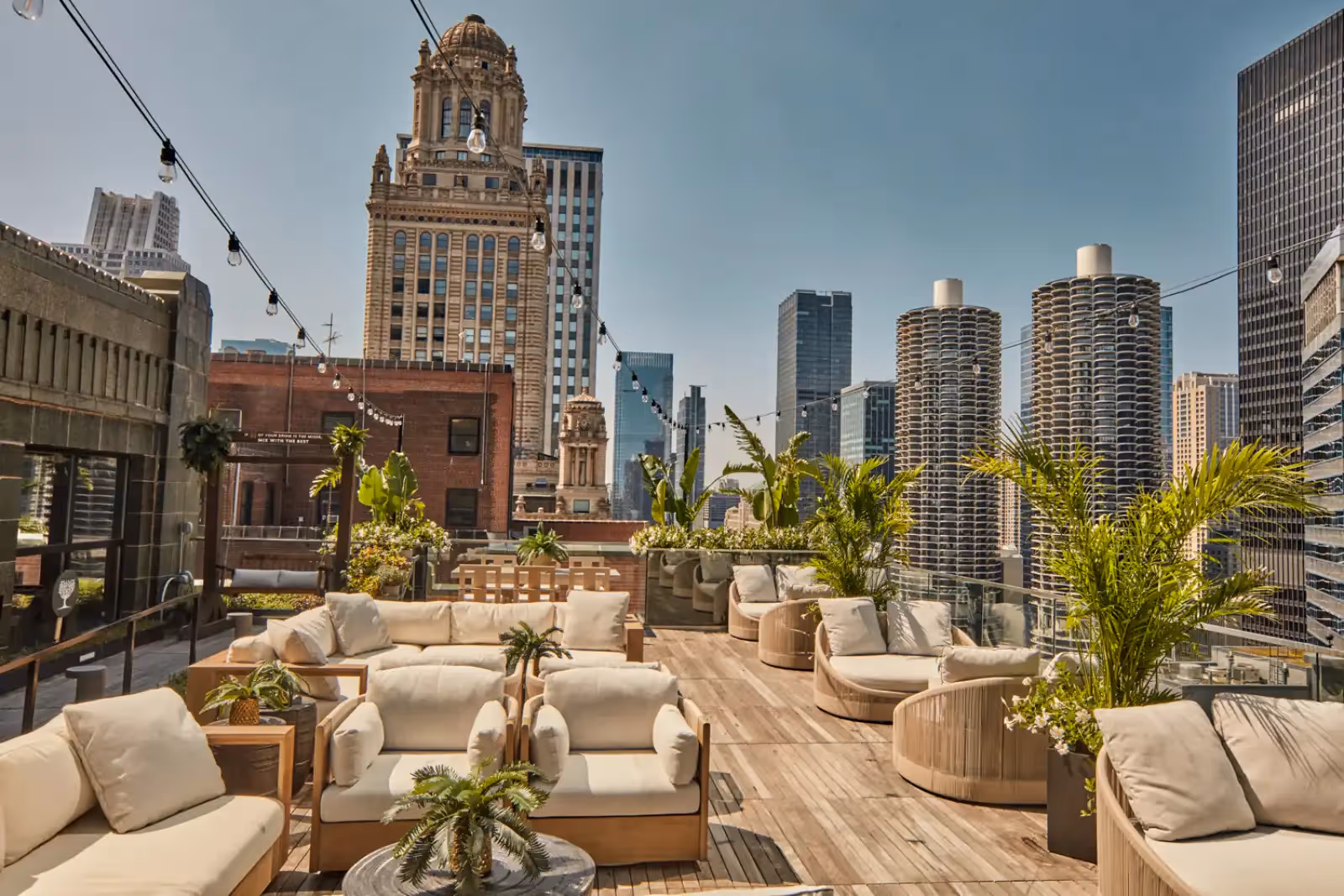 Rooftop Château Carbide in Chicago - 1