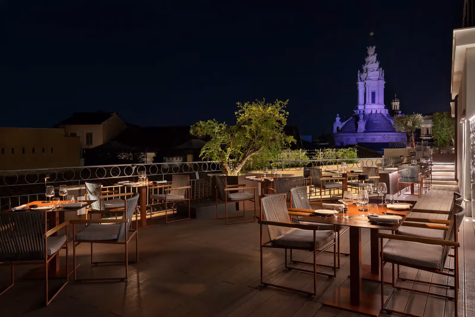 Rooftop Divinity Terrace in Rome - 3