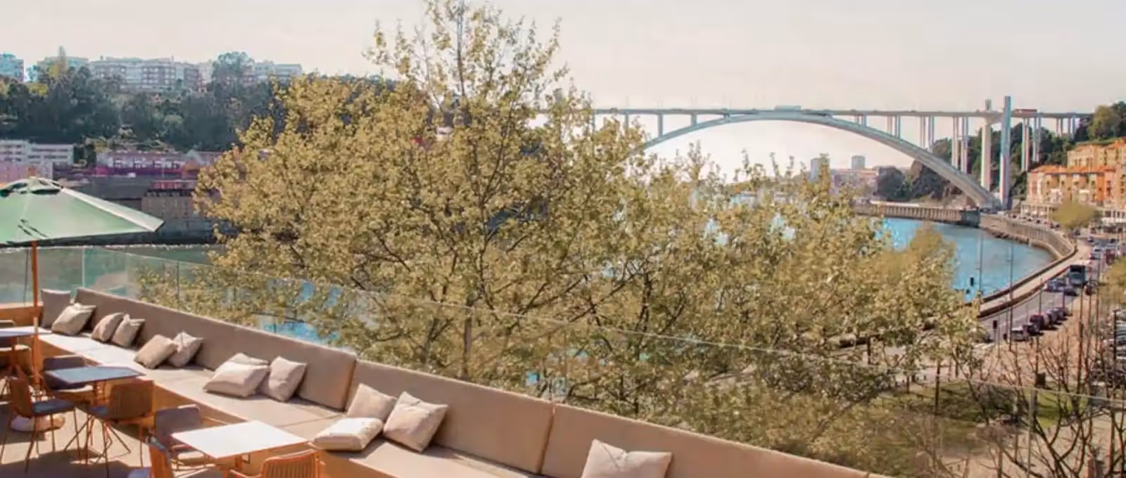 Rooftop Douro Sky Lounge in Porto - 2