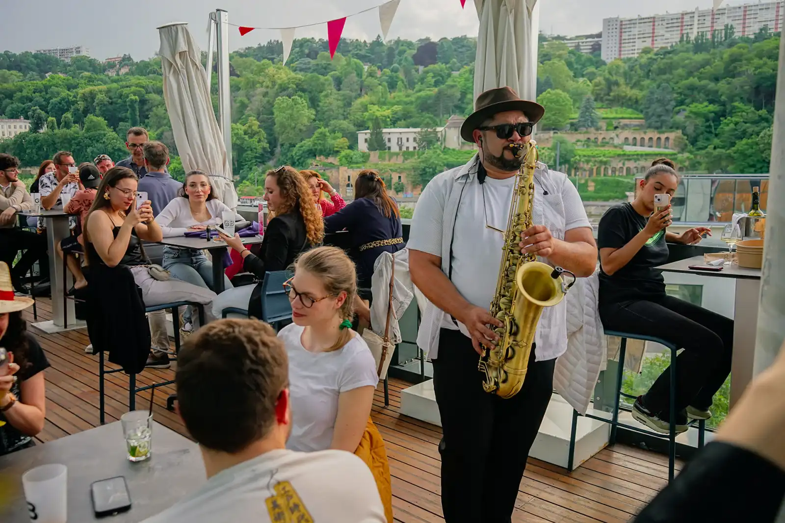 Rooftop Gourmet Bar Lyon Confluence in Lyon - 2