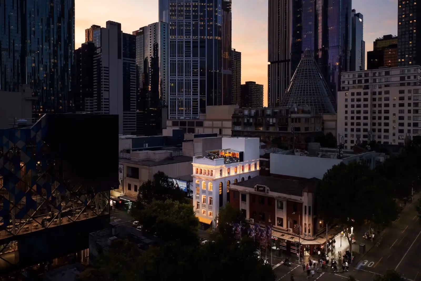 Her Rooftop in Melbourne - 1