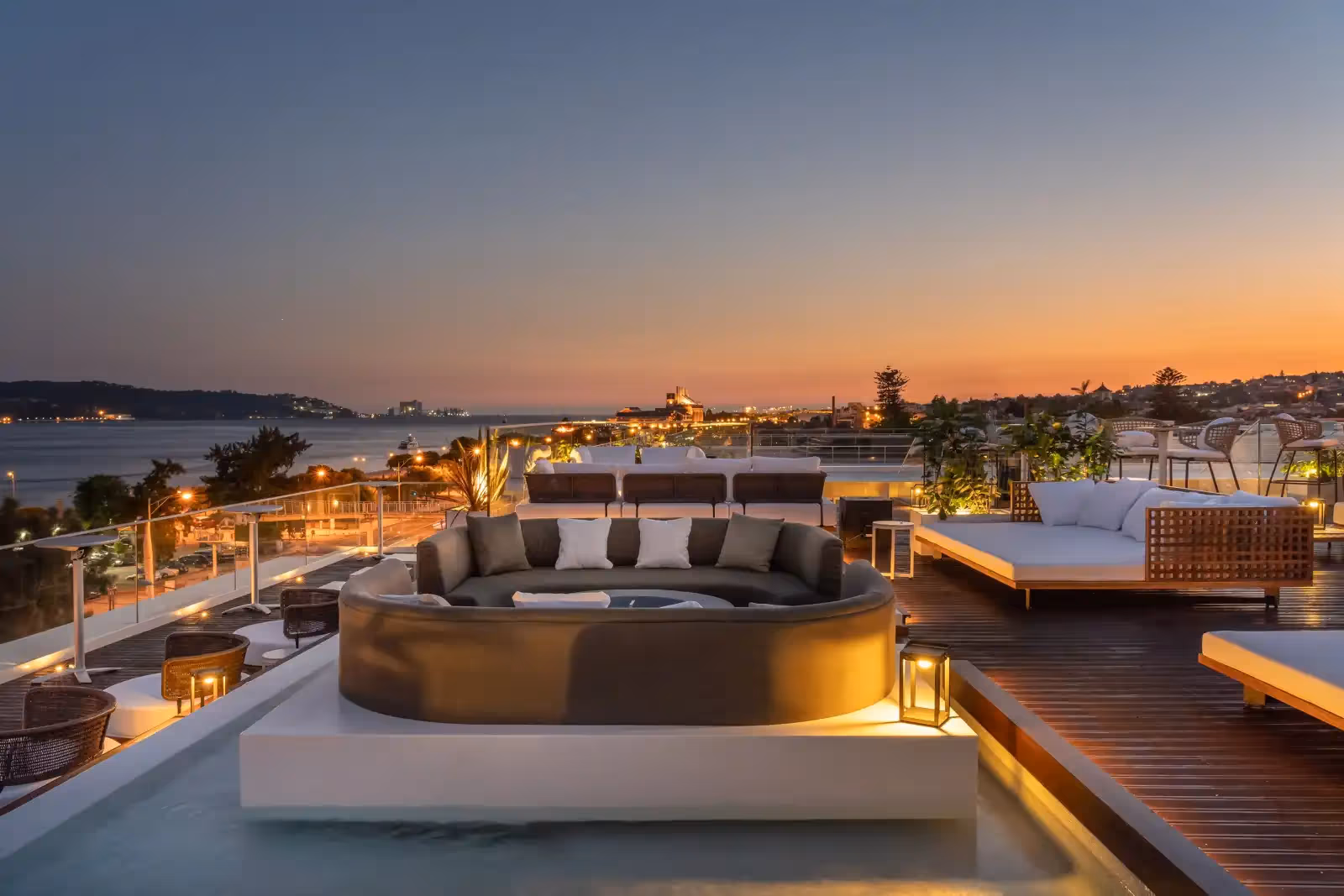 ICON Bar & Rooftop in Lisbon - 2