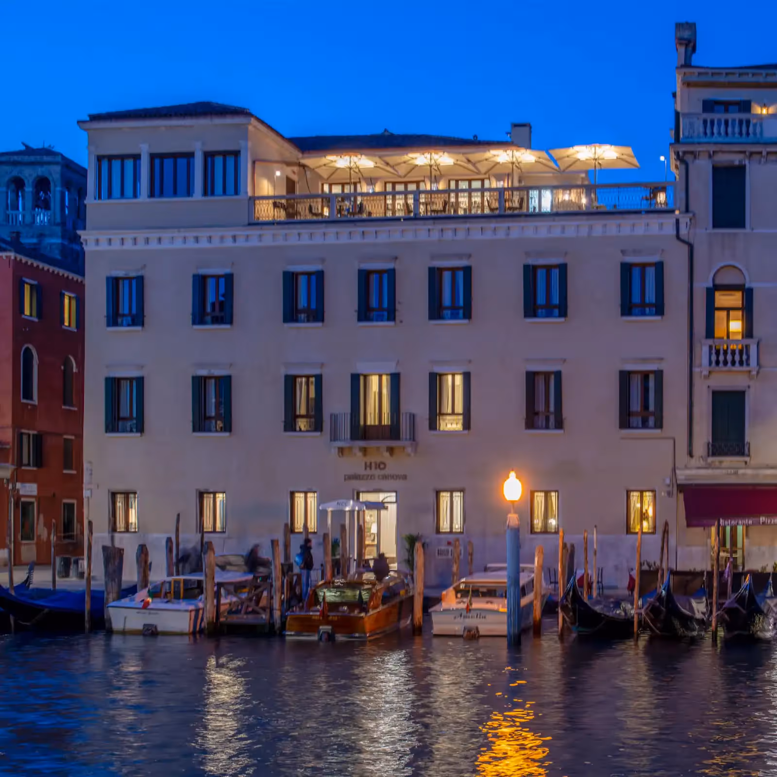 Rooftop La Terrazza Bar in Venice - 1
