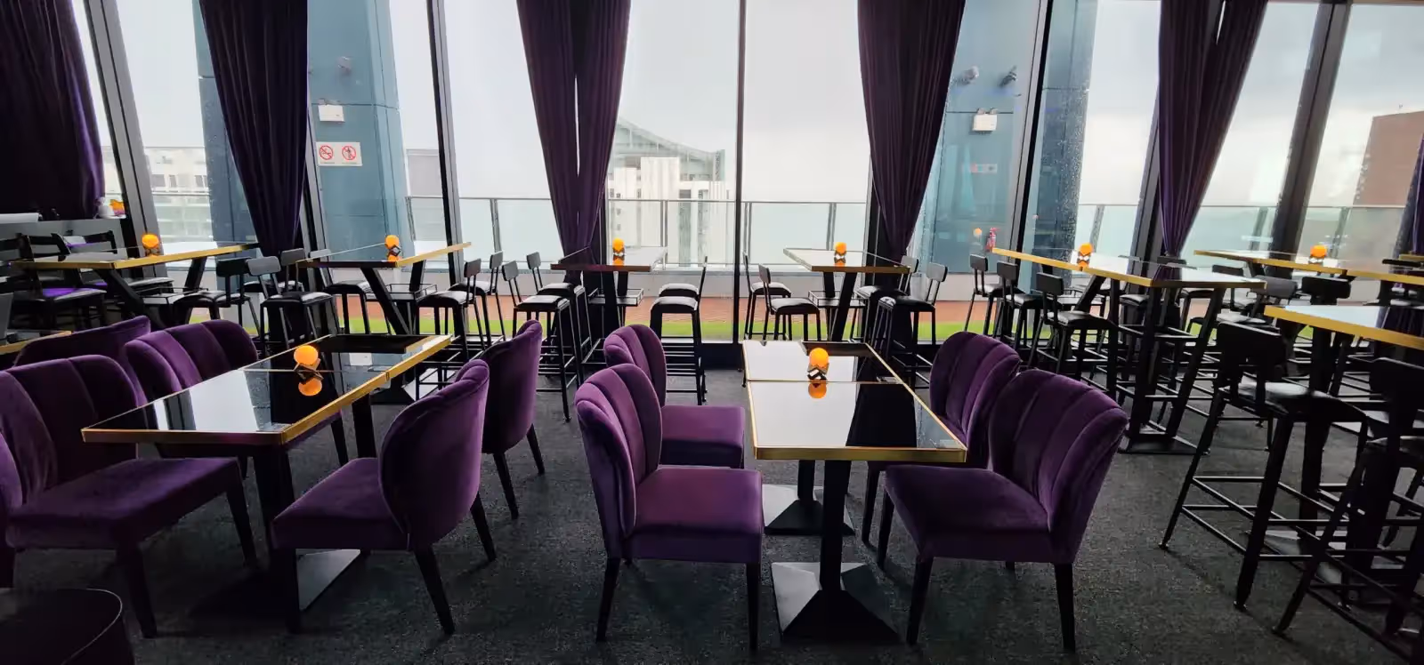 Moon Rooftop Bar & Lounge in Singapore - 3