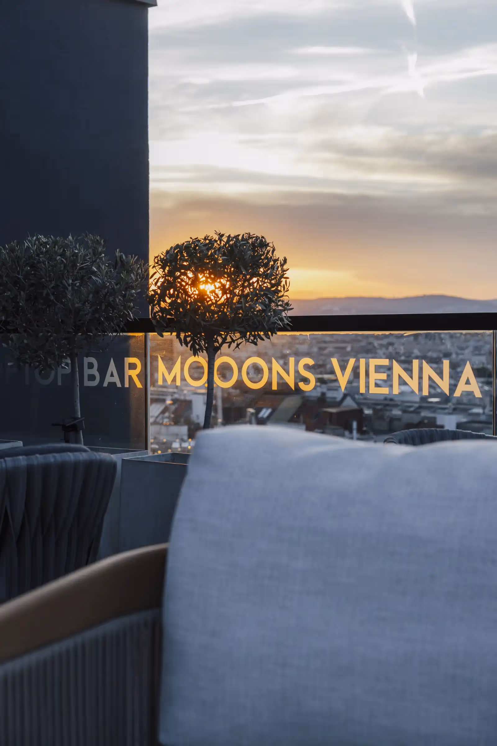 MOOONS Rooftop Bar in Vienna - 5
