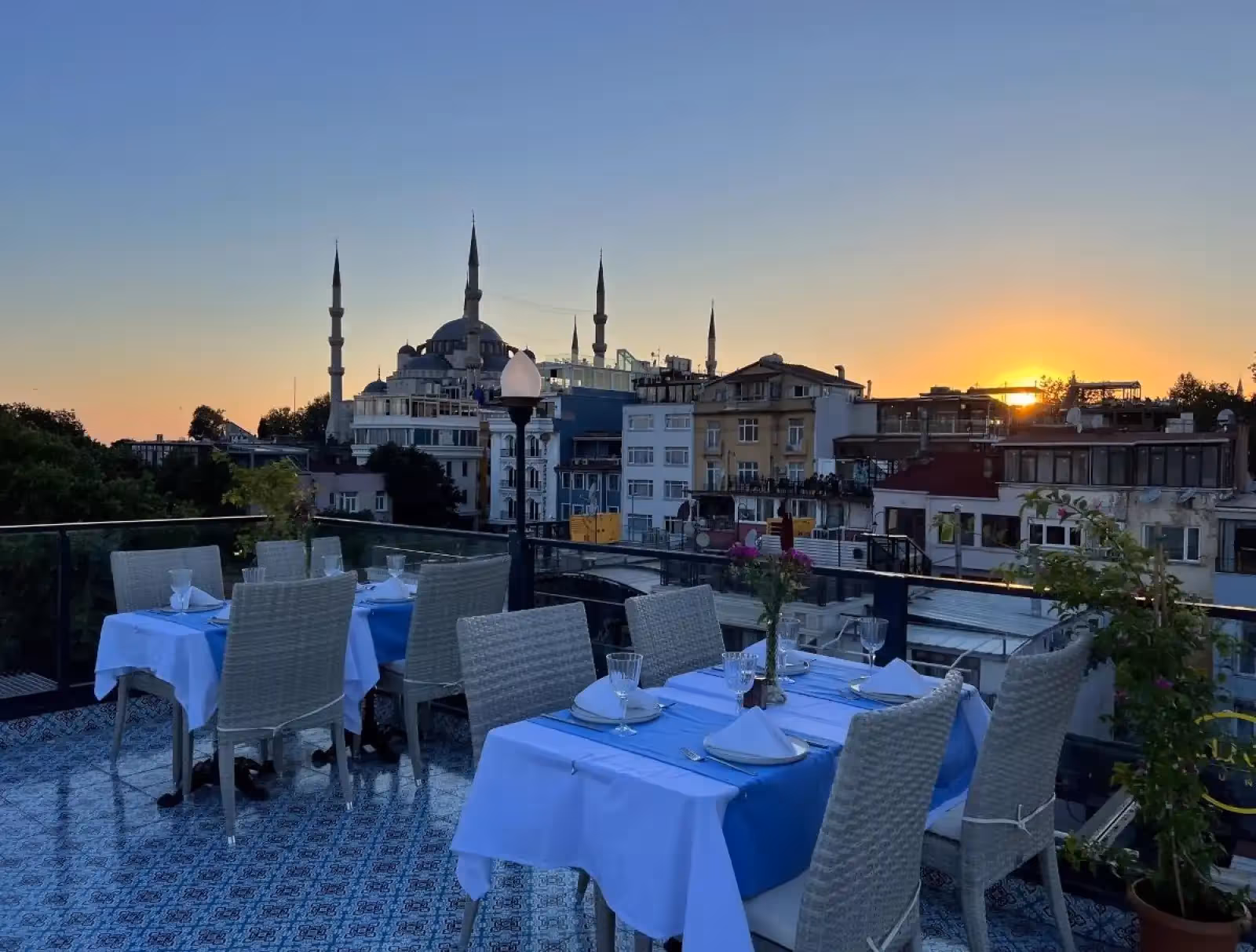 Queb Rooftop in Istanbul - 3