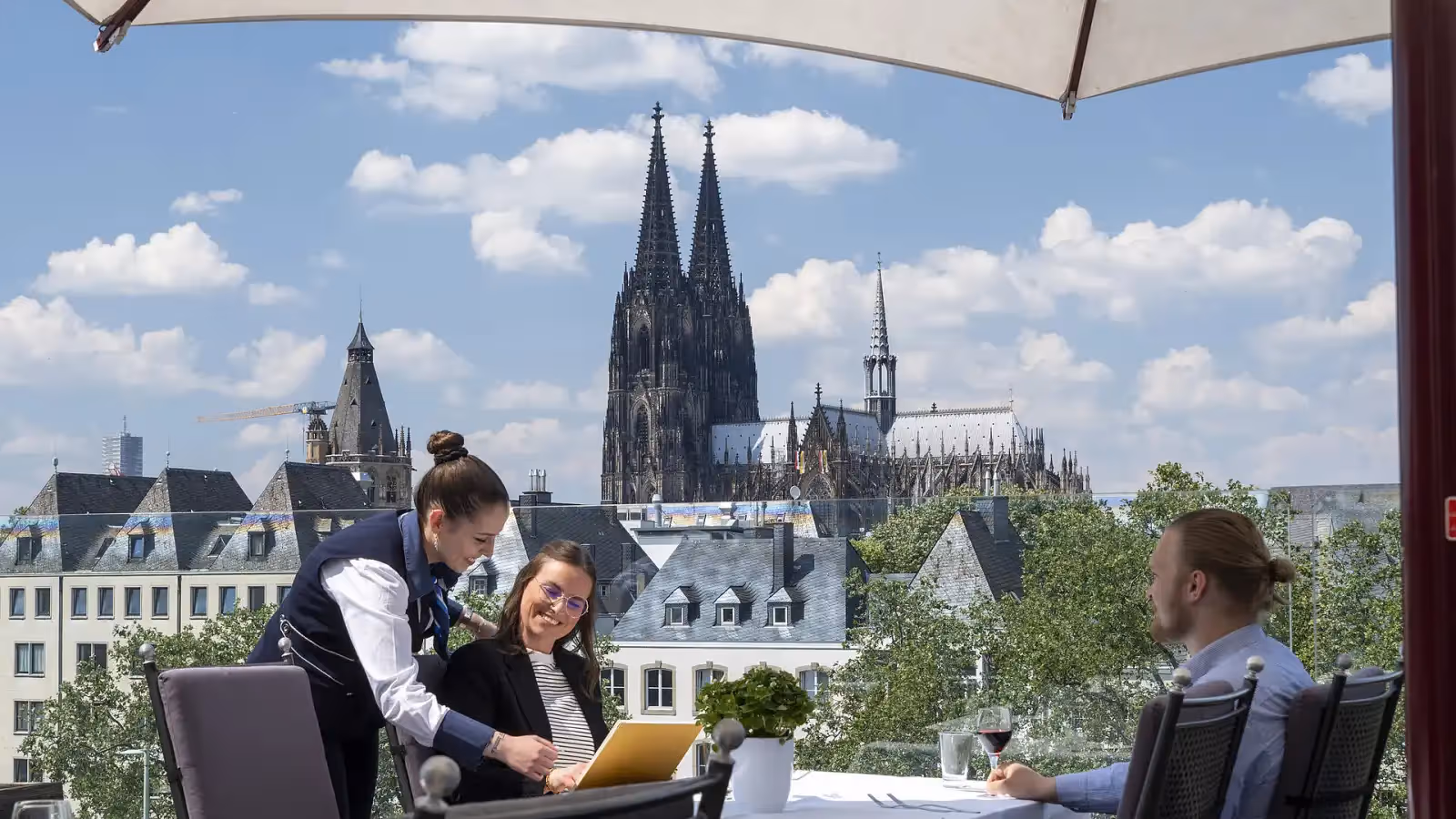 Rooftop Restaurant Bellevue in Cologne - 1