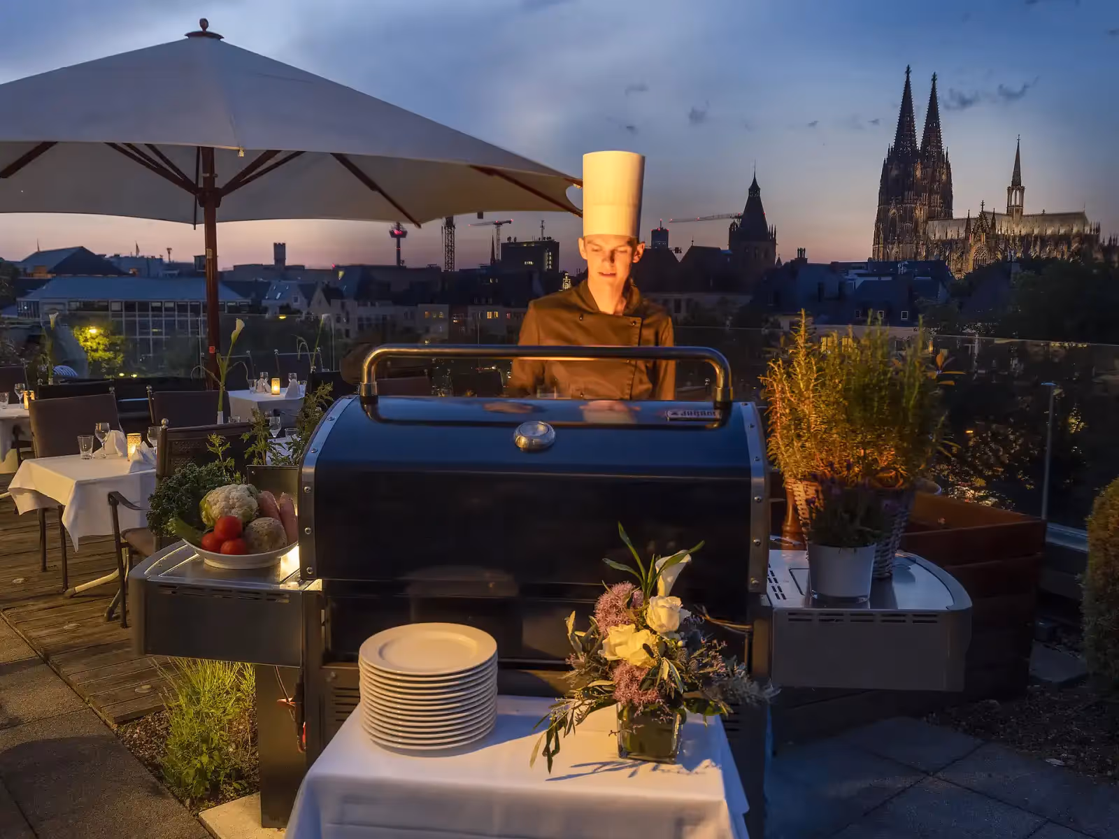 Rooftop Restaurant Bellevue in Cologne - 3