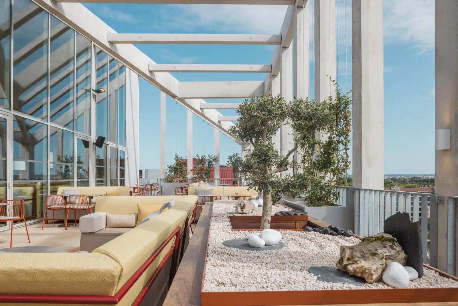 Rooftop Sangha Bar in Toulouse - 2