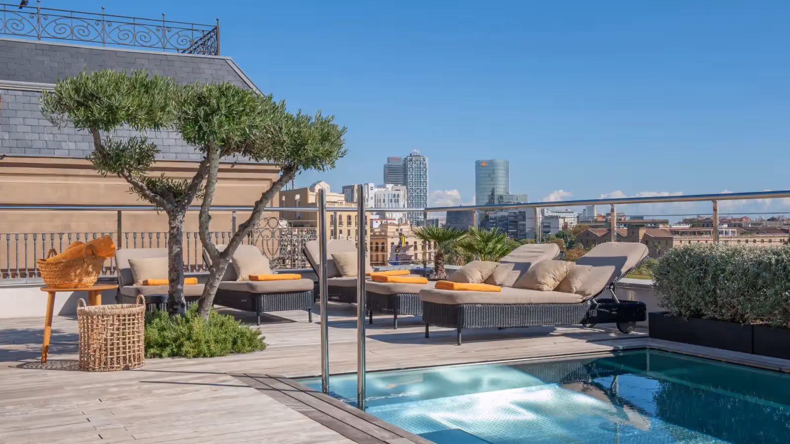 Serras Rooftop in Barcelona - 1