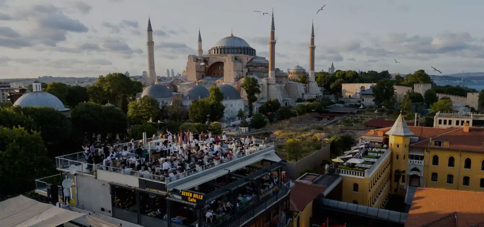 Rooftop Seven Hills Restaurant in Istanbul - 2
