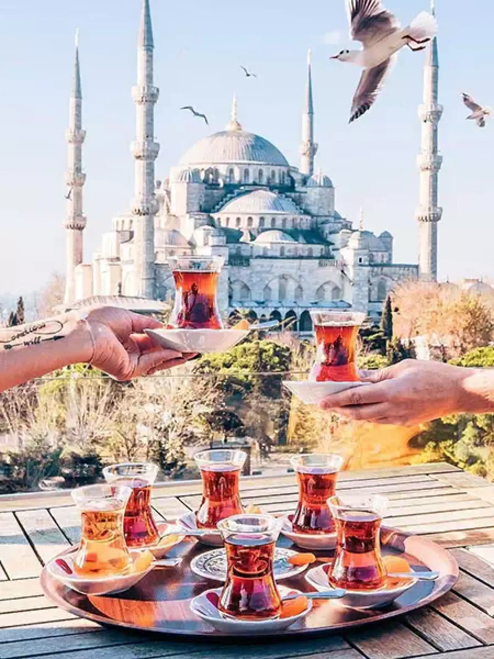 Rooftop Seven Hills Restaurant in Istanbul - 4