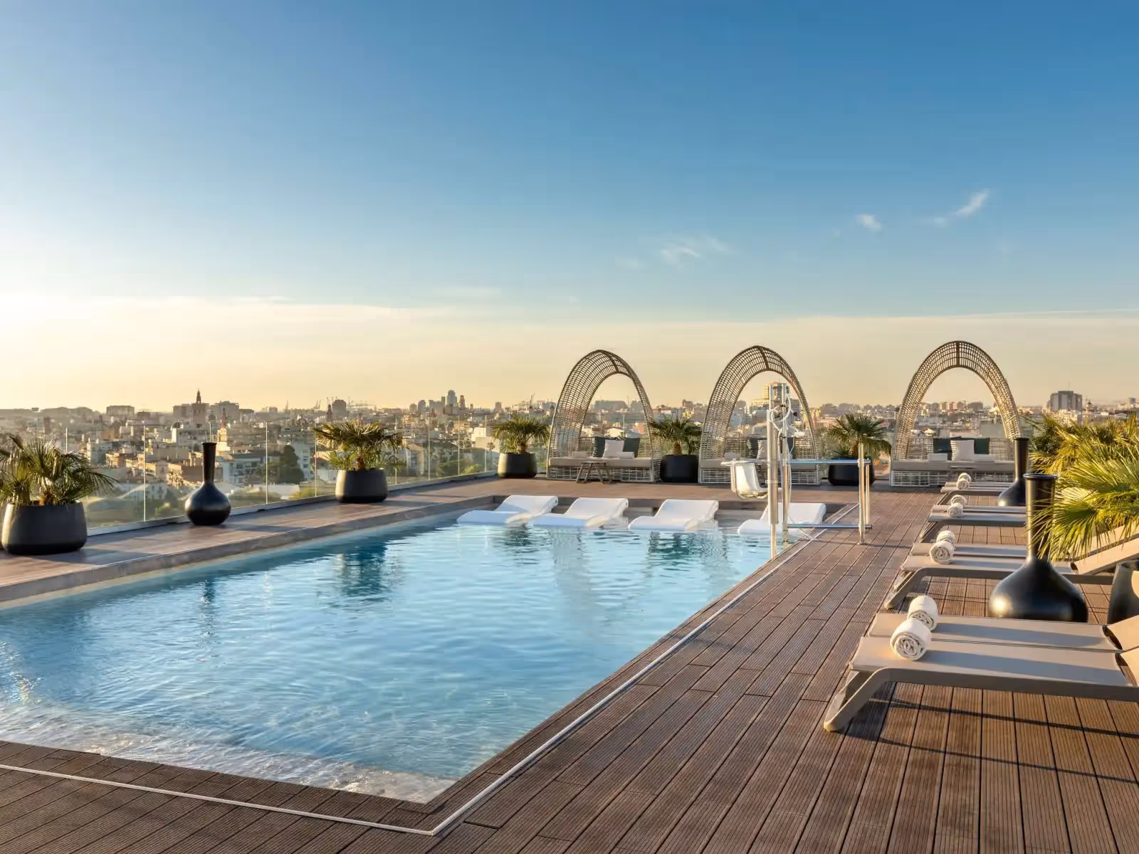 Rooftop Sky Bar in Valencia - 3