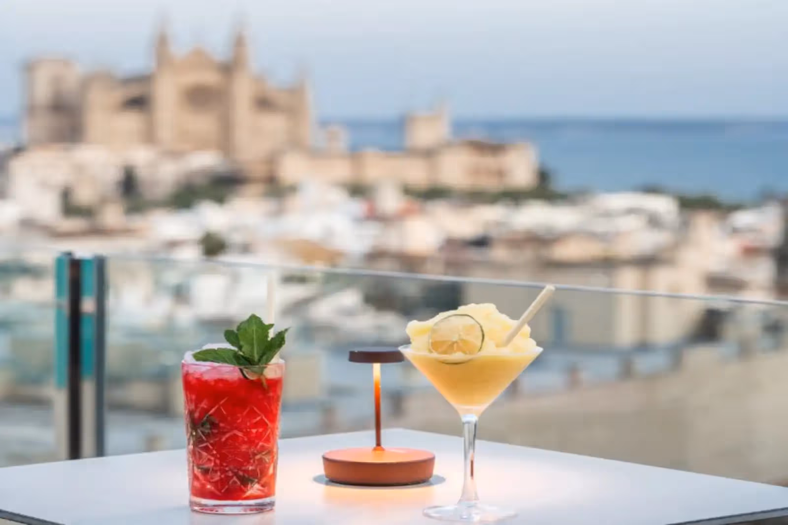 Rooftop Sky Bar Saratoga in Palma de Mallorca - 2