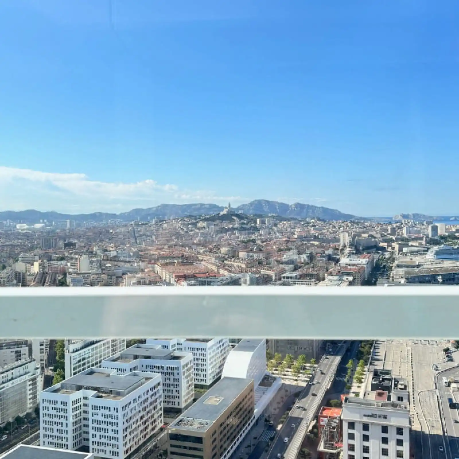 Rooftop Sky Center in Marseille - 2