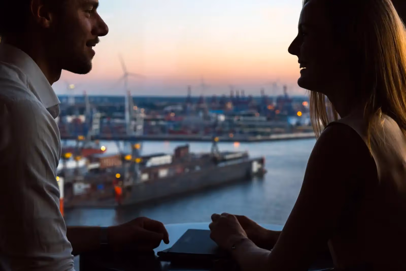 Rooftop Skyline Bar 20up in Hamburg - 1