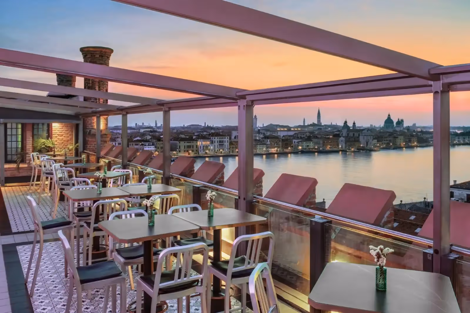 Skyline Rooftop Bar in Venice - 2