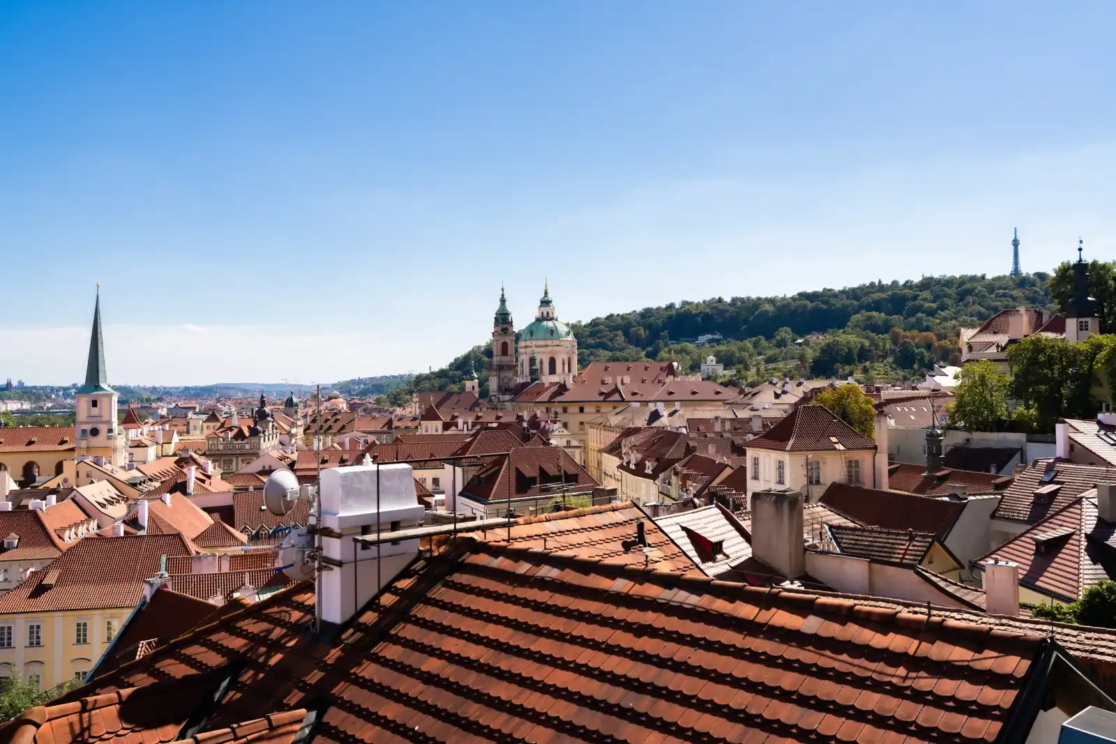 Rooftop Terasa U Zlaté studně in Prague - 3
