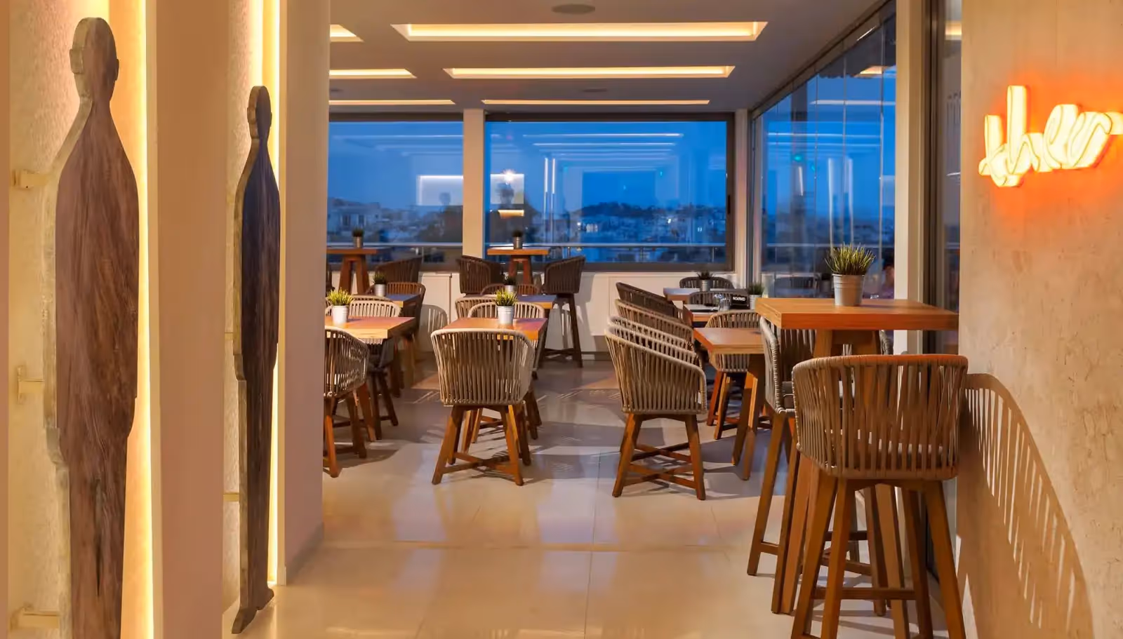 Rooftop Thea Terrace in Athens - 3