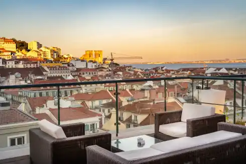 Entretanto Rooftop Bar Lisbon