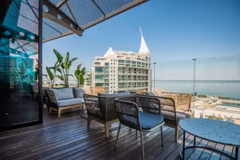 Rooftop Sky Bar Oriente Lisbon