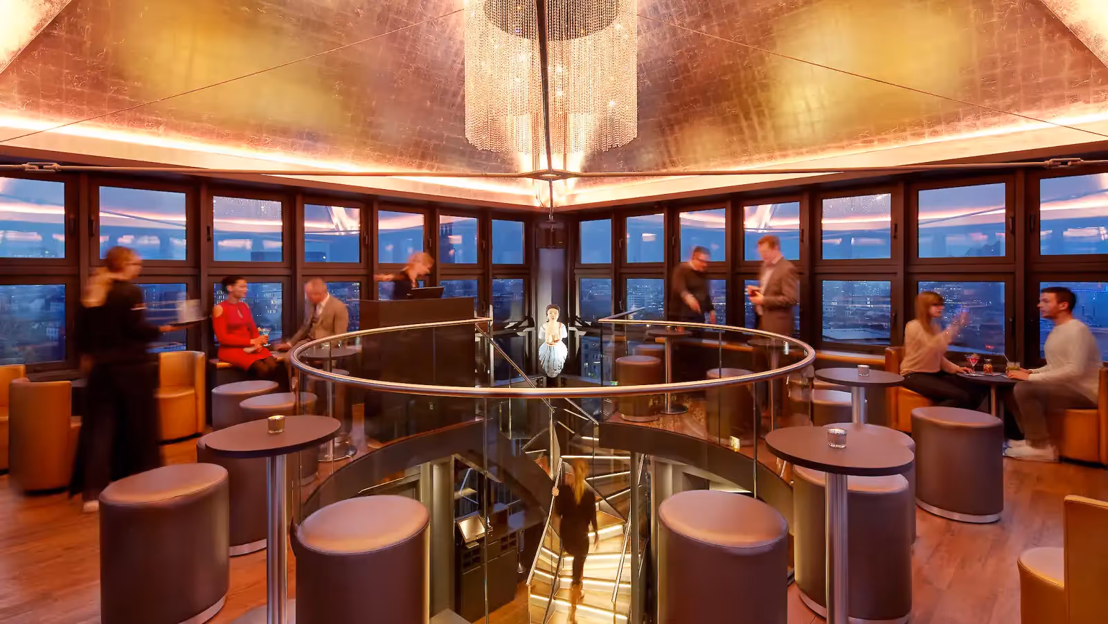 Rooftop Tower Bar in Hamburg - 2