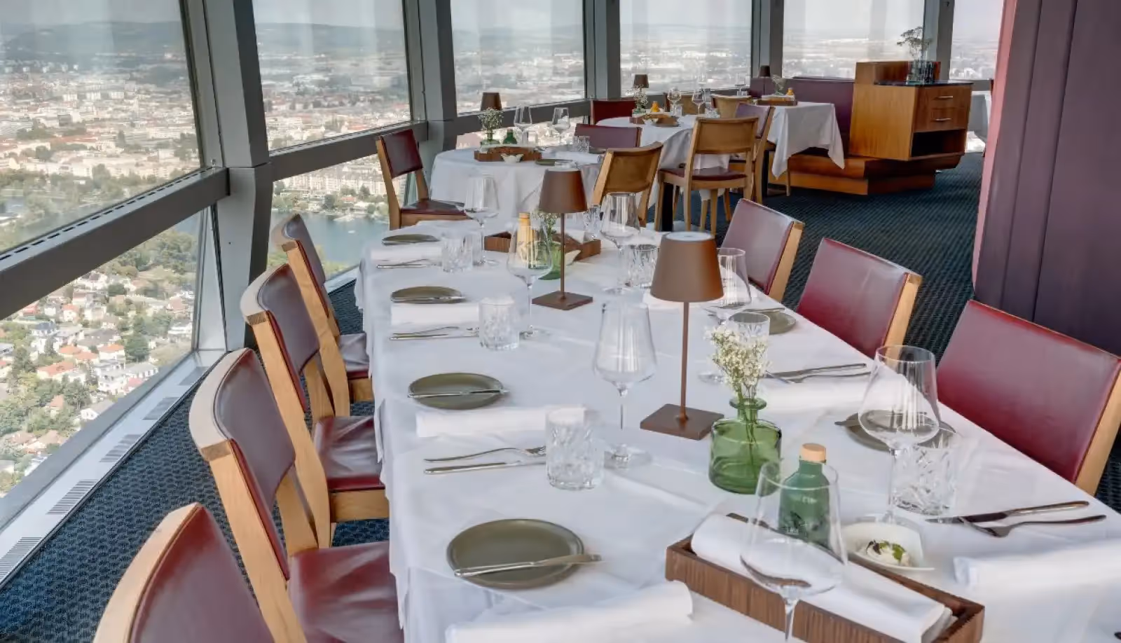 Rooftop Turm Restaurant in Vienna - 4